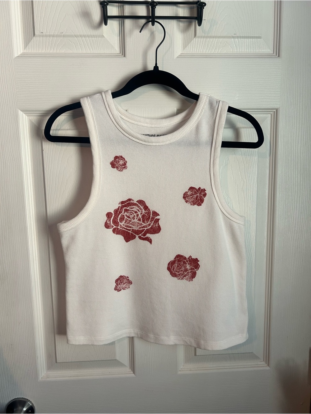 White Tank with Red Roses print - Picture 3 of 4